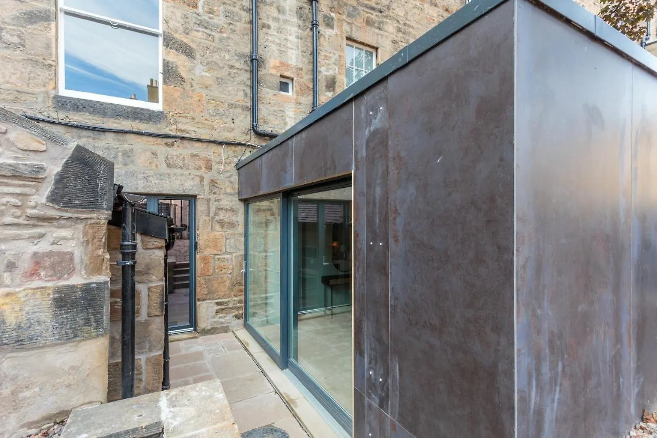 Dragon Suites - Edinburgh City Centre 1 Bed Apartment