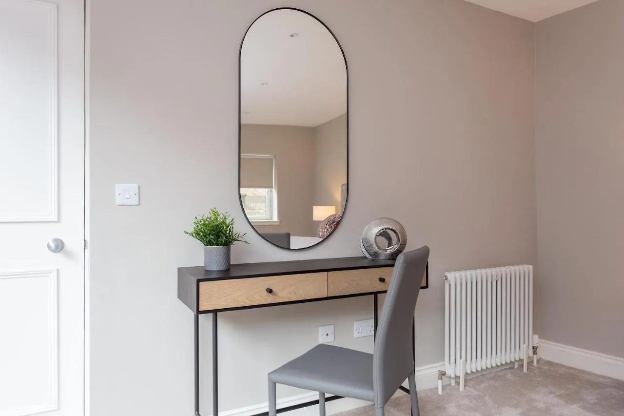 Dragon Suites - Edinburgh City Centre 1 Bed Apartment