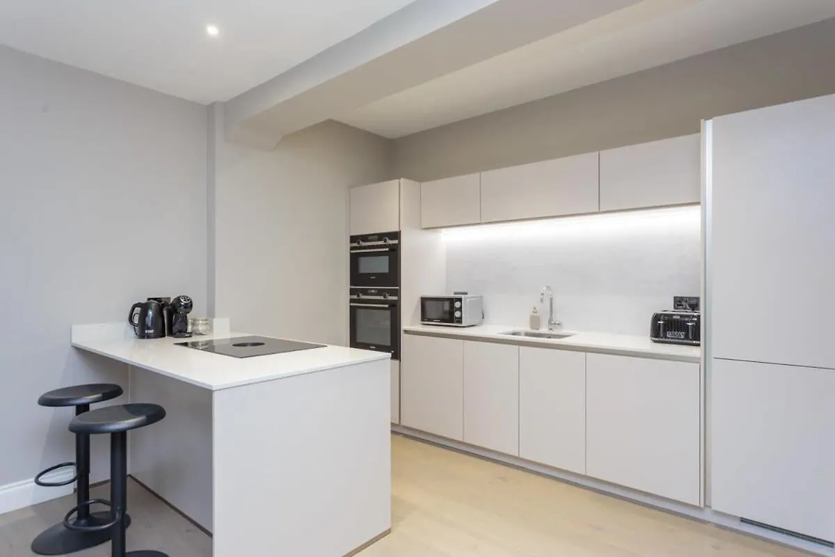 Dragon Suites - Edinburgh City Centre 1 Bed Apartment